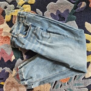 American Eagle Mom Jogger Jeans NWT